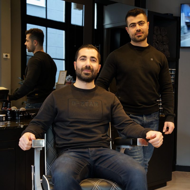 Noubar en Rami bij barbershop noubar